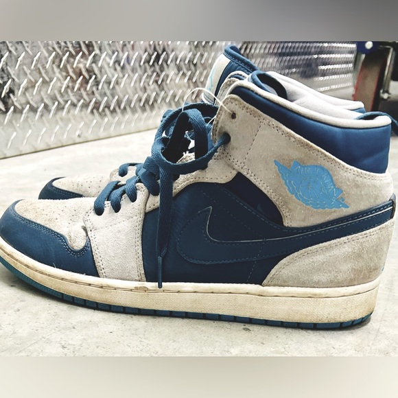 Air Jordan 1 Mid 'Georgetown' - Picture 4 of 4